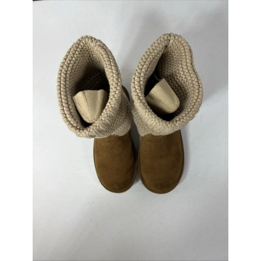 UGGs Tan Upper Knit Sweater Foldover‎ Cuff Size 5